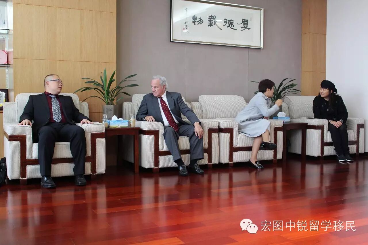 美国前移民局局长，强势来泰！零距离解析如何就读美国一流大学，留学生毕业后如何留美工作并获绿卡！