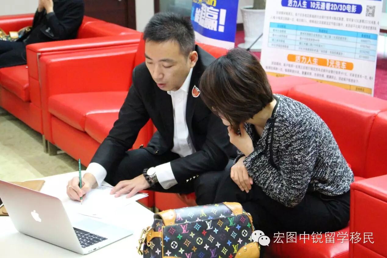 美国前移民局局长，强势来泰！零距离解析如何就读美国一流大学，留学生毕业后如何留美工作并获绿卡！