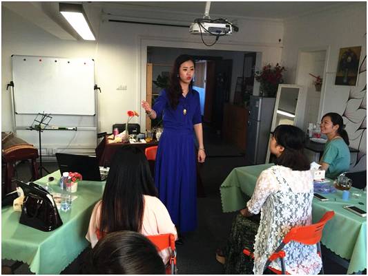東方禮儀淑女禮儀課堂第二期“靚發(fā)美妝”