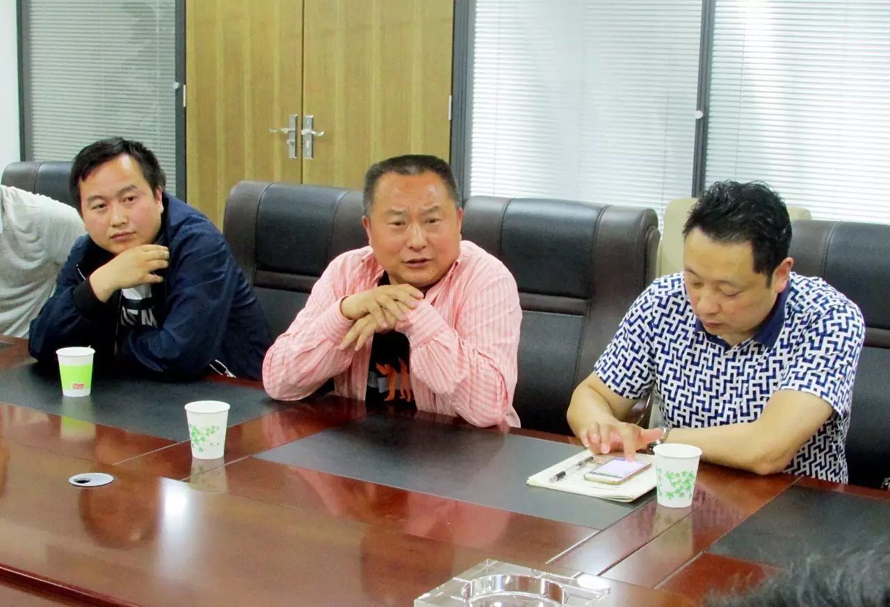 【商会动态】建筑装饰行业座谈会议 促进同行业企业抱团发展——商会分会共办行业联谊活动