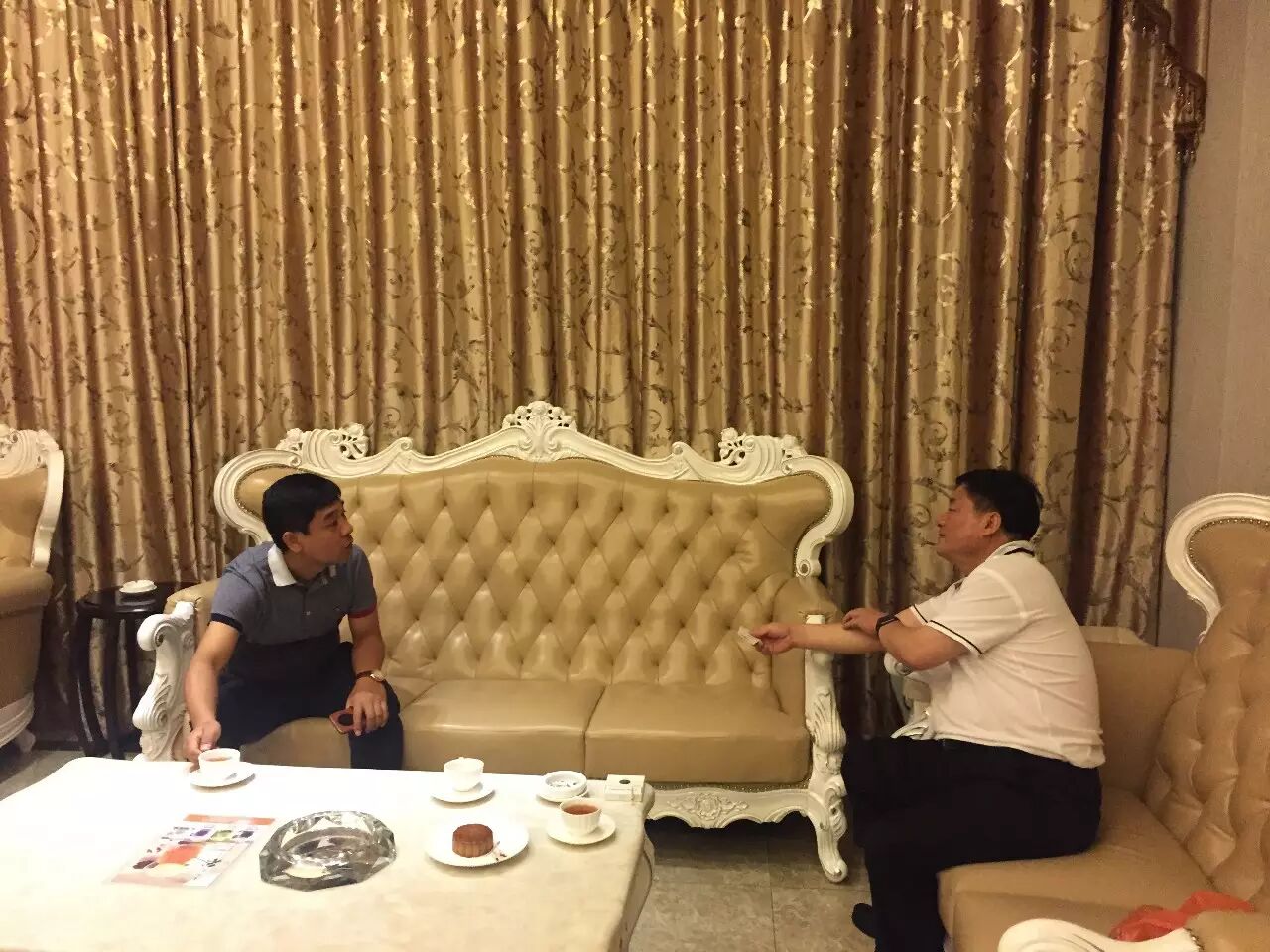 探秘月出口6000万台功能机,鞍山高新区贾清瑞书记走进智科通讯生产