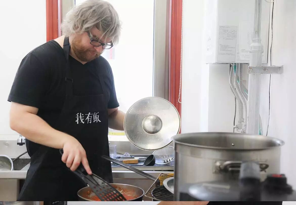 为了亲爱的，他成了京城最会做饭的美国男人