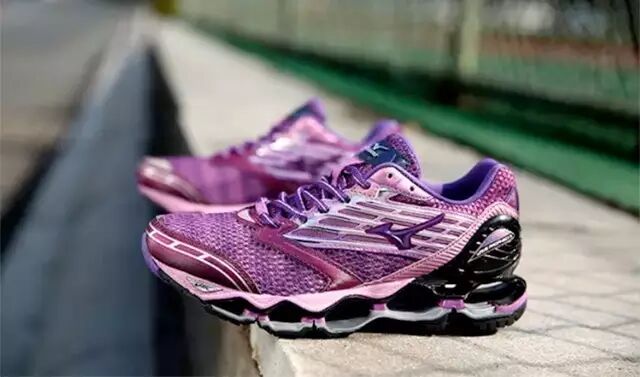 MizunoMen'sWaveProphecy5RunningShoe