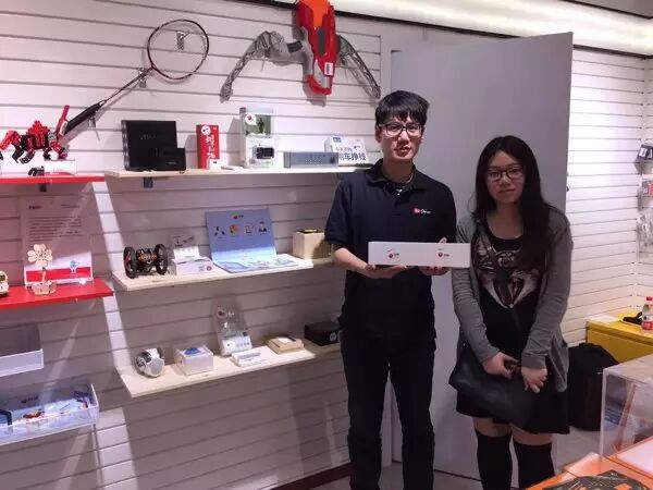 号外！极果入驻BigCyber北京店，AppleWatch开启漂流体验啦