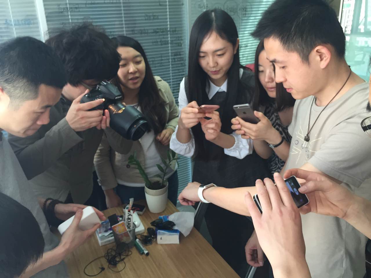 号外！极果入驻BigCyber北京店，AppleWatch开启漂流体验啦