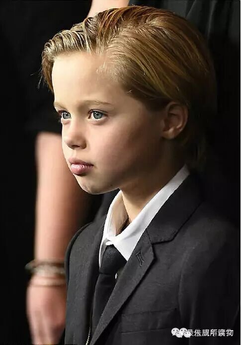 最近她参加了unborken的首映