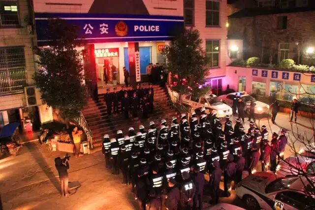 战寒潮 强管控 保平安——龙港公安分局全面吹响冬季大巡防号角