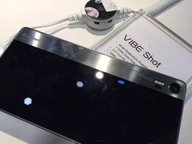 联想跨界旗舰手机VIBE Shot等明星产品集体亮相2015 MWC