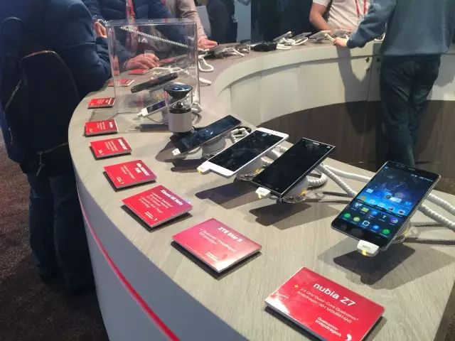 MWC2015总结:手机创新到顶 何处突围？