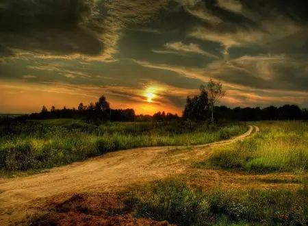 微信公众平台编辑器雨后的小路半弧形图文文章模板素材