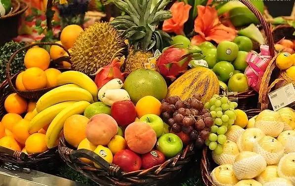 为何老中医总是提醒要少吃水果？告诉你吃水果的真相！