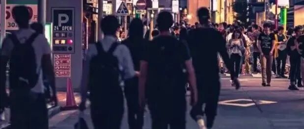 曹德旺饭局私照流出，打脸多少人：你以为的人脉，都是假的