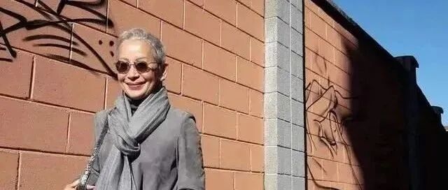 70岁奶奶独居生活曝光：自由、美丽还有钱的生活，简直太爽了！