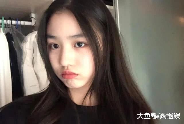 汪峰女儿小苹果与闺蜜聊天, 一个细节暴露她与后母章子怡真实关系