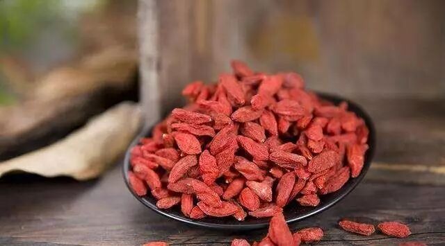 鸡蛋这种吃法，大补气血、黑发、减龄…