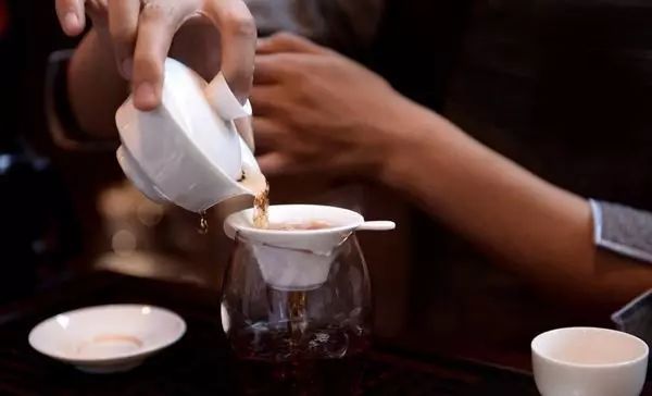 能劝你喝黑茶的朋友，才是真朋友！你说对不对