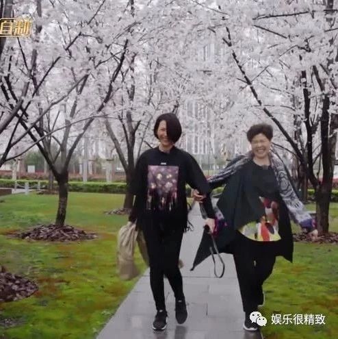 蔡少芬不小心把婆婆撞倒,张晋张口就骂人,摄像师都不敢拍了!