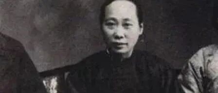 中国最强母亲：大儿子国家主席，二儿子银行行长，三儿子军区司令！