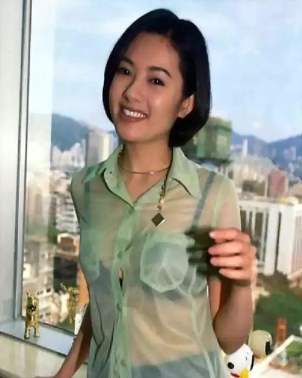 52李丽珍逆天照曝光:和老公在一起像爷爷,女儿长相惹争议!