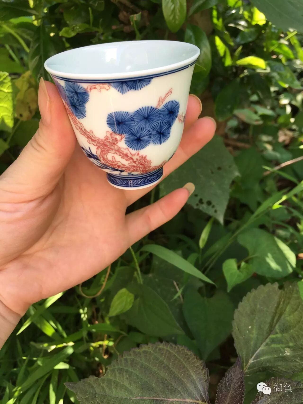 景德镇御色作品第一款：青花釉里红手绘松花神杯