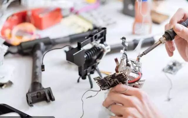 服务涵盖昆明无人机培训、昆明保安服务、昆明物业服务、昆明宠物医疗美容、昆明职业技能培训服务、昆明广告策划、昆明安防监控。