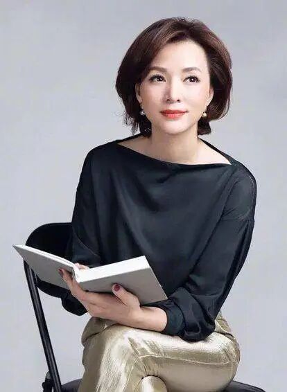 董卿背后是哪个高官 央视当家花旦董卿背后故事