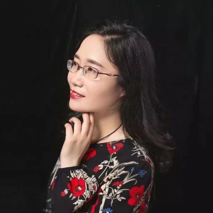 第2674季【艳平专栏】开放与思辨 ——评陈晓东老师《变色龙》一课
