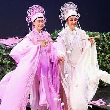 【爱林专栏】中考作文成长型思维探究·让立意穿上燕尾服
