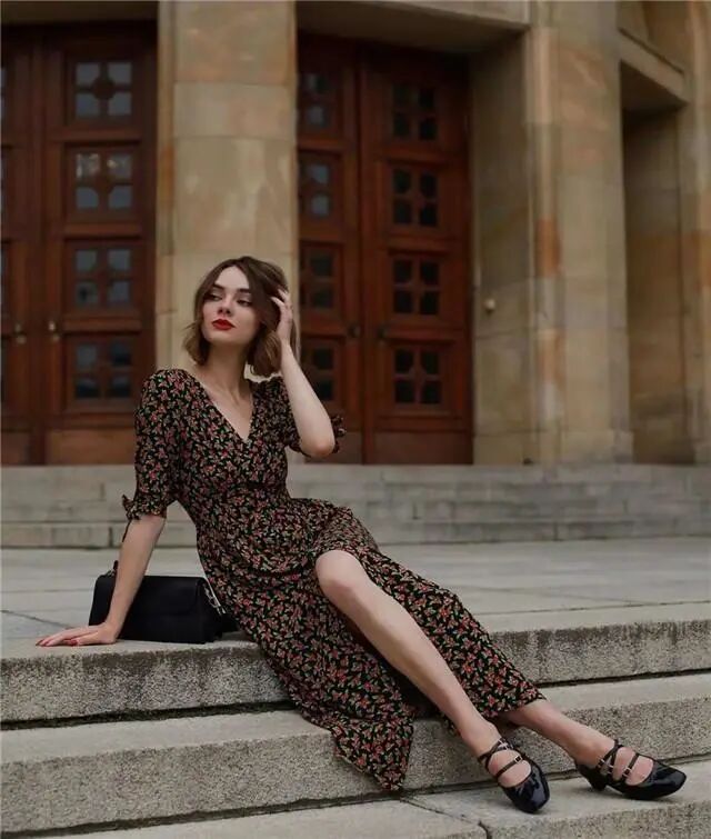都是碎花裙，为什么你穿起来“大妈感”十足？学下这几个搭配风格