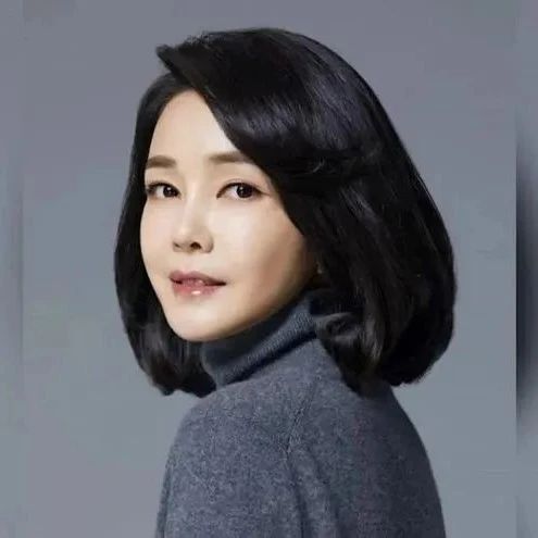 韩国新第一夫人，真的不是在演《顶楼》吗