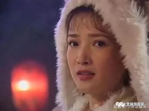 老了没必要装嫩！56岁何晴不修图、不打针，身材发福一样漂亮