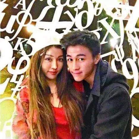 奚梦瑶成接盘侠!何猷君和奚梦瑶恋情曝光,何猷君竟有2岁私生子
