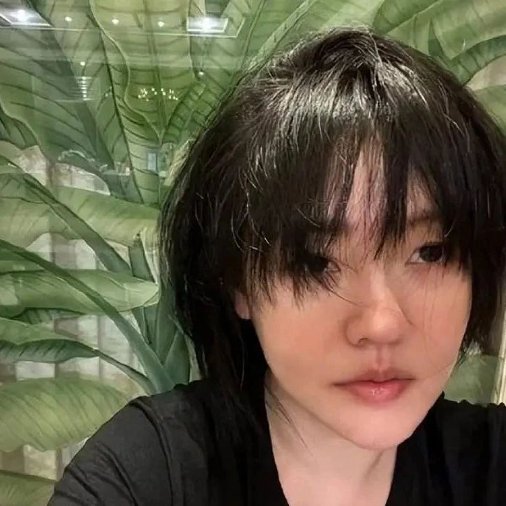 小S再现迷惑发言，大喊“我爱具先生” 露骨回应评论：他的嘴唇，好想吻！