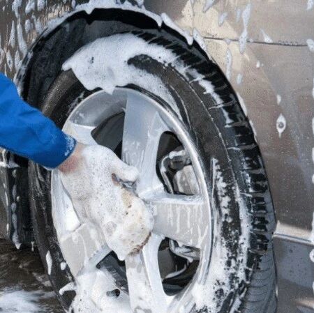 洗车工提醒：自己洗车时，有3个地方尽量不要沾水，不然就是毁车