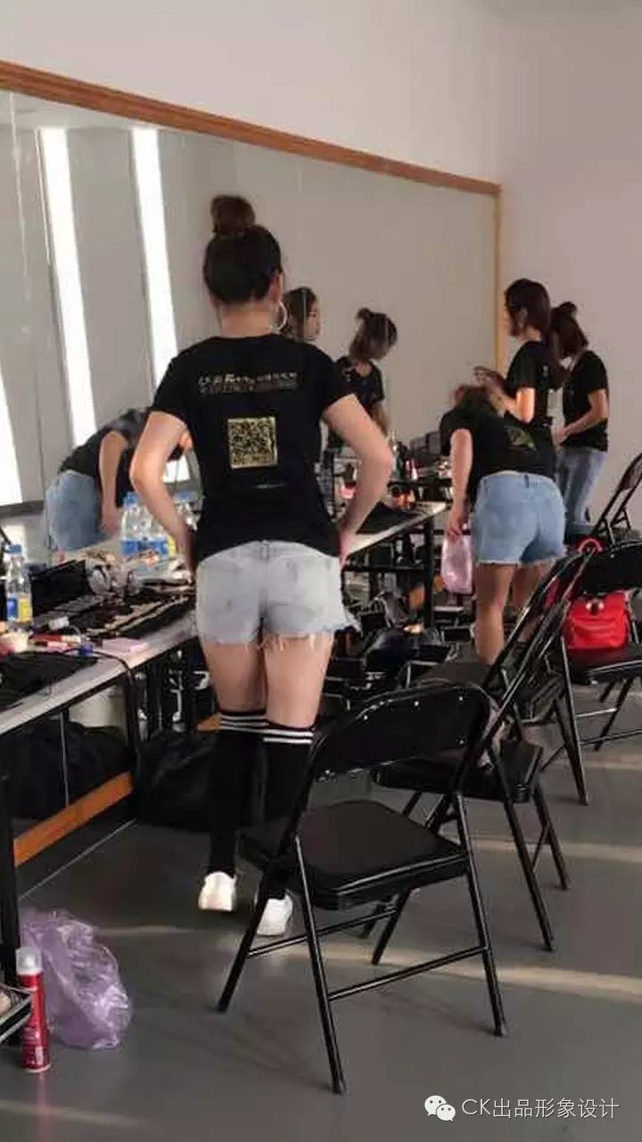 華南理工大學“愛上女主播”播音主持大賽