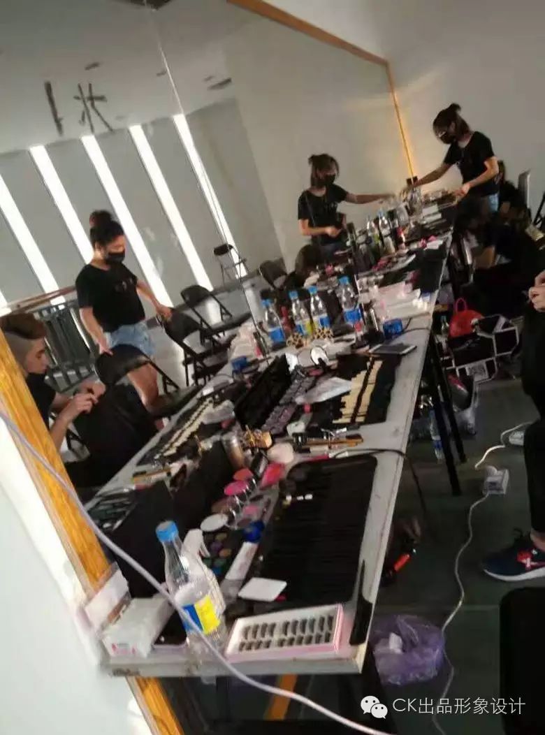 華南理工大學“愛上女主播”播音主持大賽