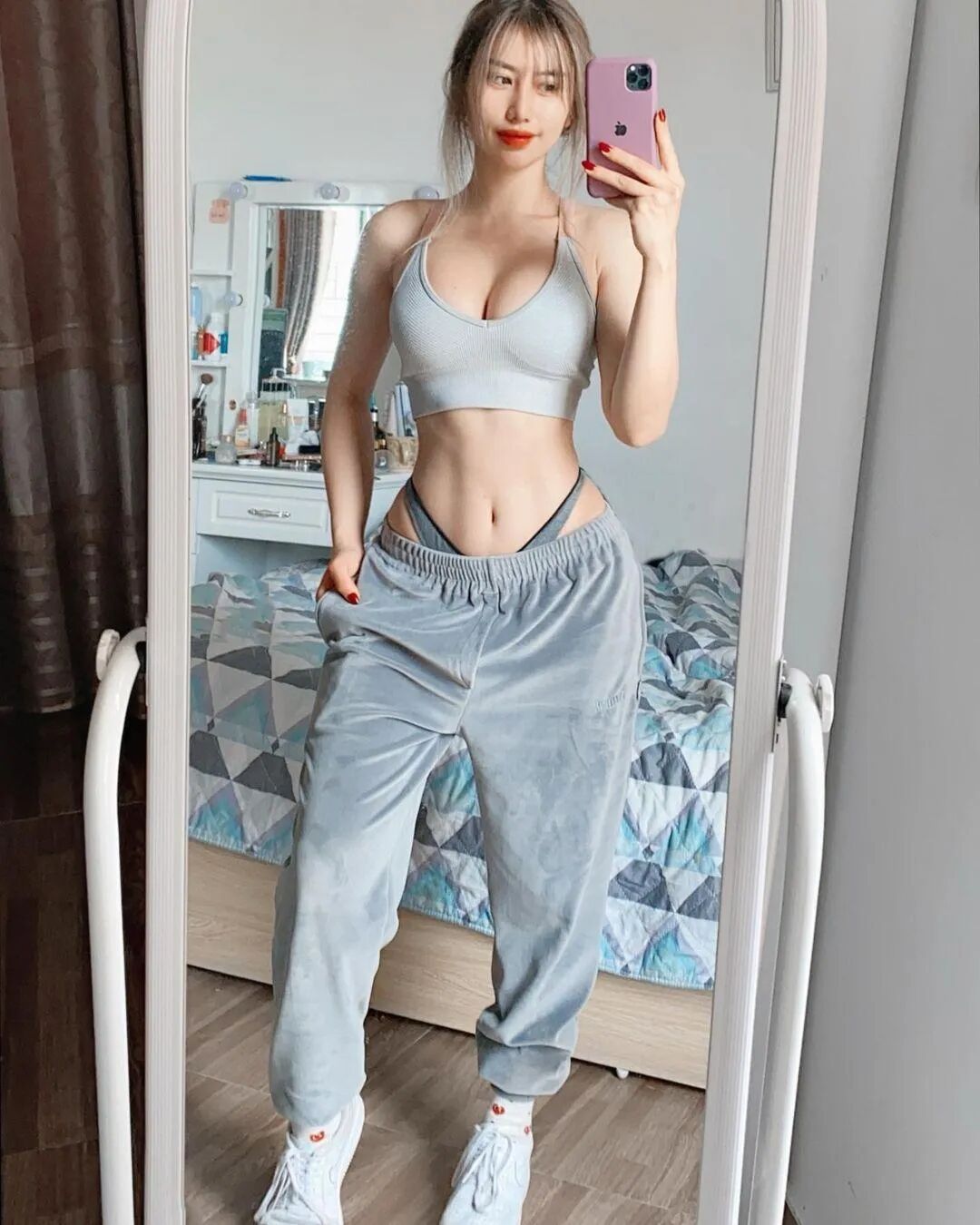 【美女】越南健身女神性感美背+蜜桃臀，杀伤力十足！一个下蹲就让网友们认输 - 5