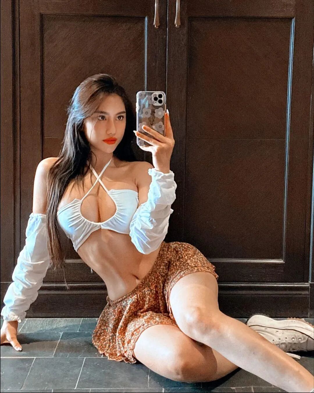 【美女】越南健身女神性感美背+蜜桃臀，杀伤力十足！一个下蹲就让网友们认输 - 15