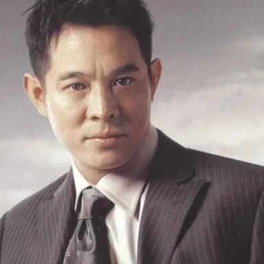 江湖地位高崇，能做娱乐圈“呼风唤雨”的6位大哥级明星