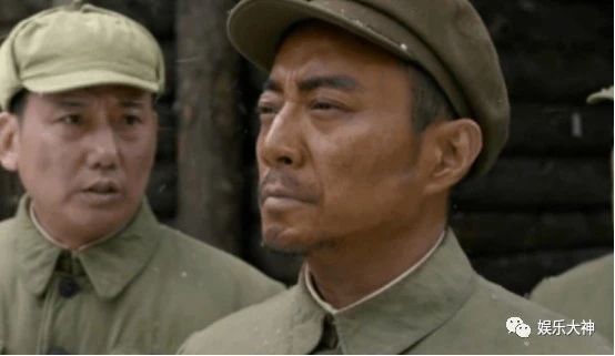张涵予忍泪脱帽向长津湖鞠躬,唯一让我哭的镜头,被这演技征服!