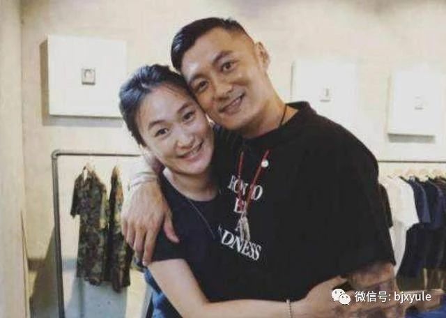 余文乐妹妹近照曝光,长相惹争议,网友:彭于晏看了都甘拜下风