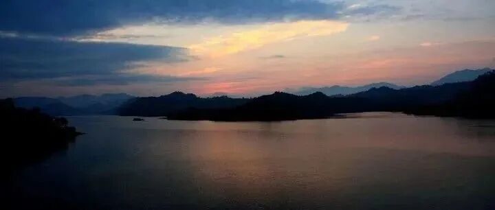 周立波不幸染病在京逝世，把一生积蓄捐给国家，妻子哭成泪人