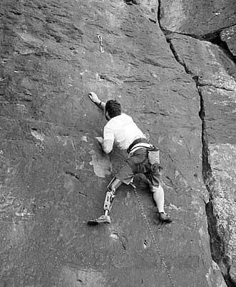 没人扶的时候，自己要站直