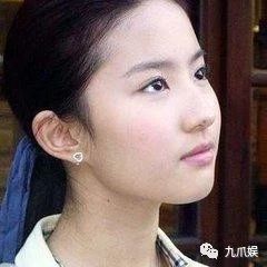 脖子上有痣的女星都是美女,看刘亦菲宋慧乔蒋勤勤就知道了