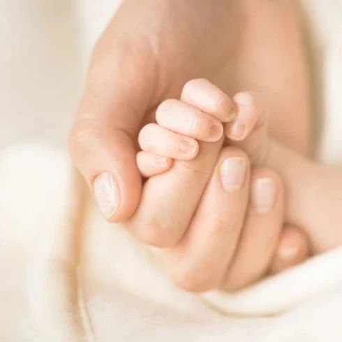 全国母乳喂养宣传日|“喂”爱坚持，背奶妈妈的一日指南