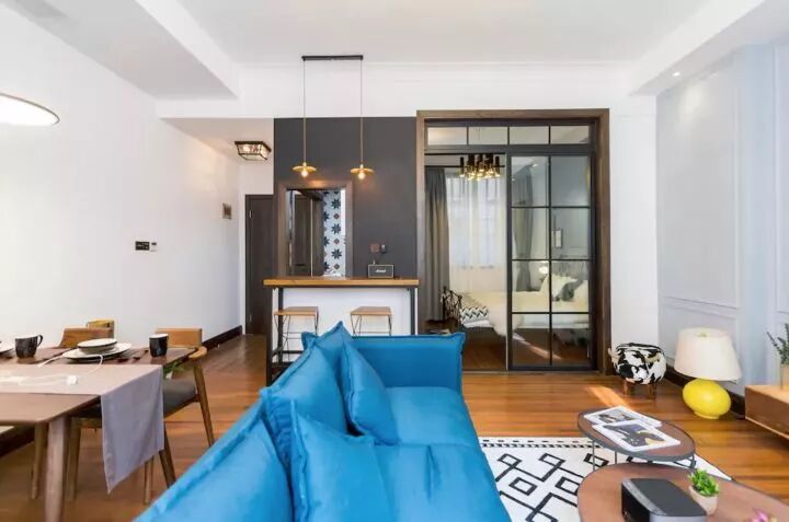 60平米老房改造，破旧出租房变身巴黎复古风