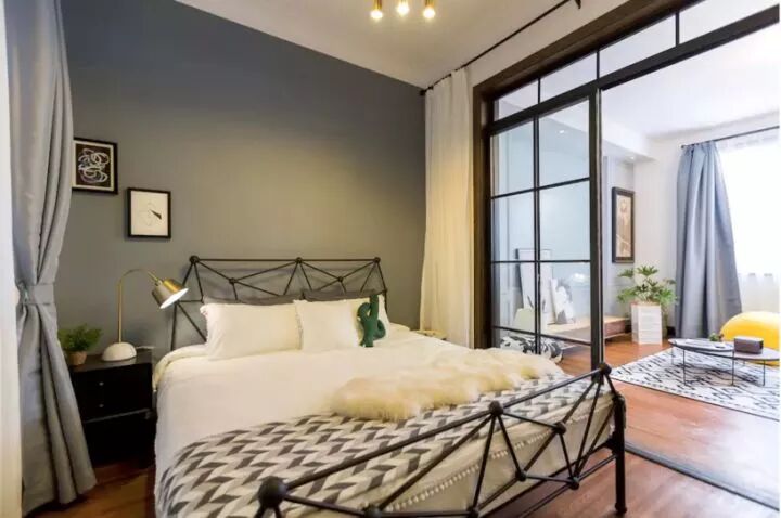 60平米老房改造，破旧出租房变身巴黎复古风