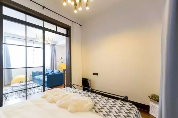 60平米老房改造，破旧出租房变身巴黎复古风