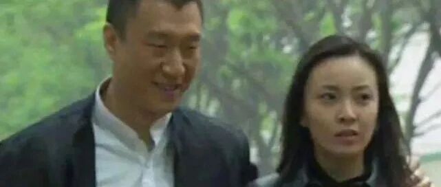 她是张嘉译的前妻，离婚后爱上孙红雷，今44岁美得像20岁少女