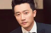 黄轩：落榜3年才考上大学，成名后被曝和大15岁蒋雯丽玩地下恋